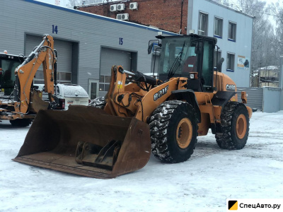 Фронтальный погрузчик CASE 821F