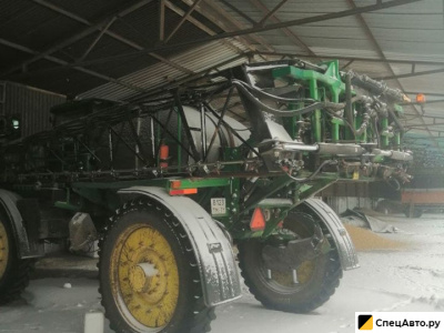 Самоходный опрыскиватель John Deere 4930