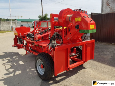 Ягодоуборочный комбайн Liski Z834 для уборки смородины