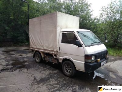 Тентованный автомобиль Nissan Vanette