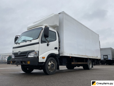Промтоварный фургон Hino 300