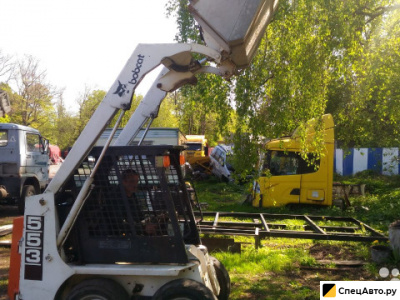 Мини-погрузчик Bobcat 553
