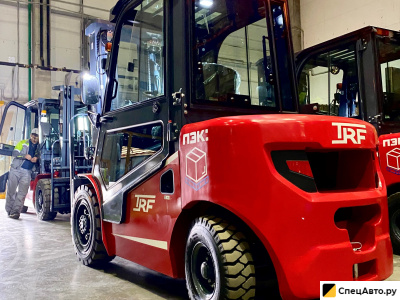 Вилочный электропогрузчик Komatsu FD30T-17