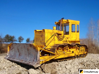Средний бульдозер ЧТЗ Т-130