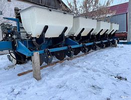 Продажа тракторной сеялки Kinze 3000