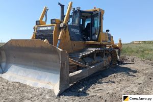 Гусеничный бульдозер Komatsu D85