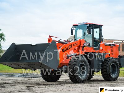 Фронтальный погрузчик Molot 933T