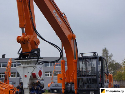 Гусеничный экскаватор UMG Е300C