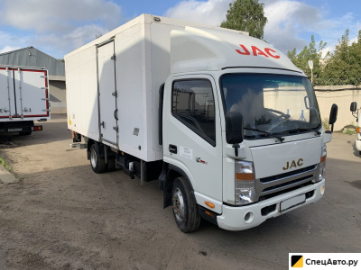 Изотермический фургон JAC N75 с гидробортом