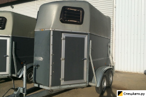 Прицеп-коневозка HUMBAUR Series 7900