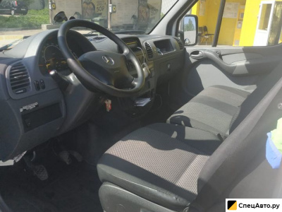 Цельнометаллический фургон Mercedes-Benz Sprinter Classic