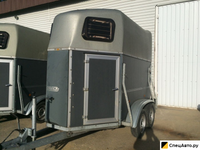 Прицеп-коневозка HUMBAUR Series 7900