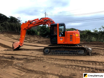 Гусеничный экскаватор Hitachi ZX135UR