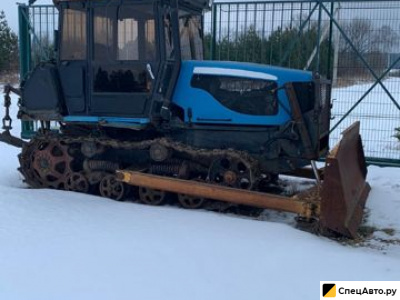 Гусеничный трактор