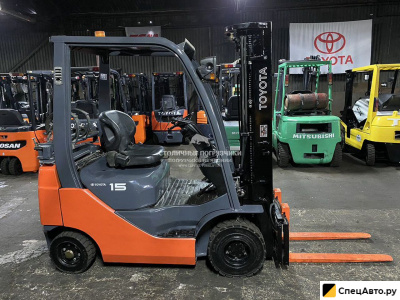 Вилочный погрузчик Toyota 32-8FG15