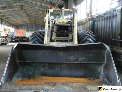 Фронтальный погрузчик Кировец К-700