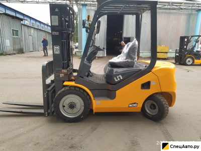 Вилочный погрузчик UN Forklifts FD30T