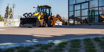 Компания «ЛОНМАДИ» представила на СТТ-2025 технику JCB