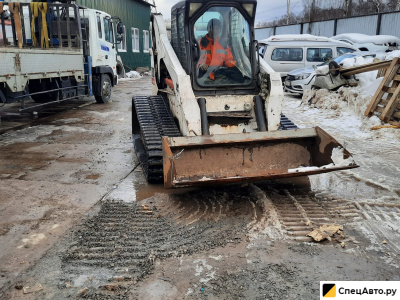 Гусеничный мини-погрузчик Bobcat T300