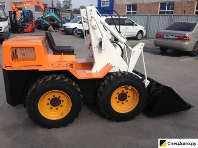 Мини-погрузчик Komatsu SK07 без кабины