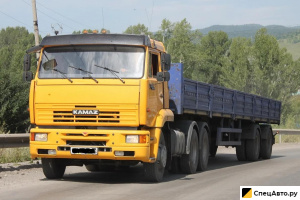 Бортовой грузовик Камаз Длинномер (шаланда) 13,6м
