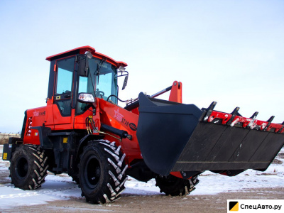 Фронтальный погрузчик RedStar 2000GT