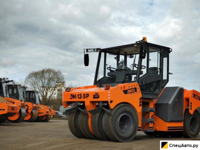 Пневмоколесный каток Завод Дорожных машин DM-13-SP