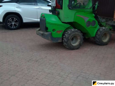 Мини-погрузчик Avant 635