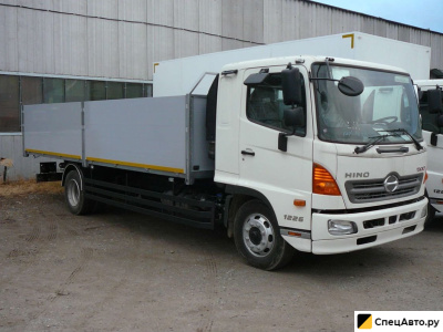 Бортовой грузовик Hino 500