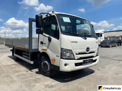 Бортовой автомобиль Hino 300