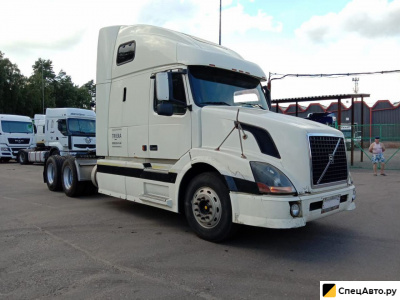 Седельный тягач Volvo VNL