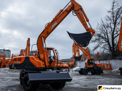 Колесный экскаватор UNG E200W