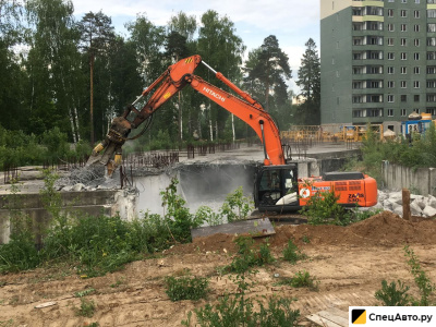 Экскаватор с гидроножницами