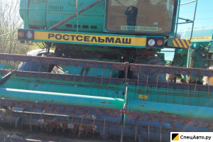 Зерноуборочный комбайн Ростсельмаш ДОН 1500Б