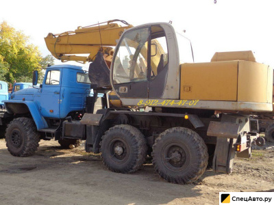 Автоэкскаватор УниверсалМаш ЕА17У