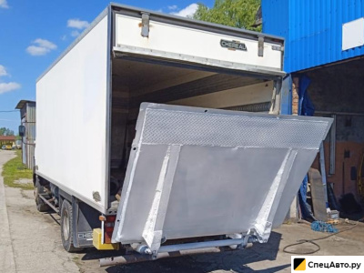 Промтоварный фургон Mercedes-Benz 1317