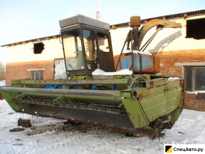 Кормоуборочный комбайн Е-281