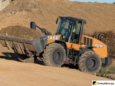 Фронтальный погрузчик CASE 821F