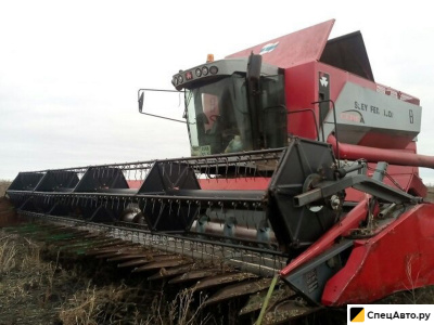 Зерноуборочный комбайн Massey Ferguson 7278