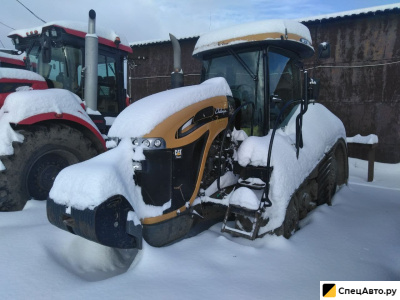 Гусеничный трактор Challenger MT765C