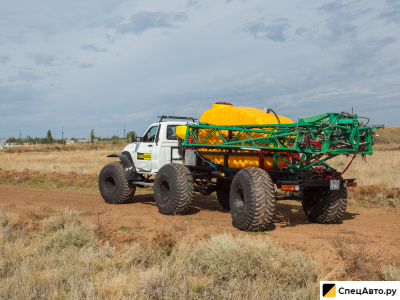 Самоходный опрыскиватель Vuaz Agro (Вуаз Агро) 2000М