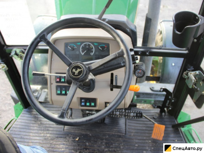 Трактор John Deere 6110B