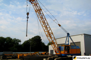 Гусеничный кран ЧКЗ МКГ-25.01А