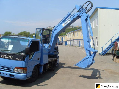 Автоэкскаватор Aichi B242