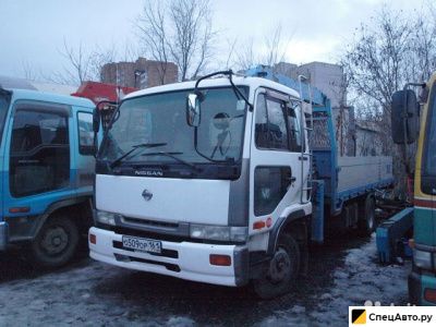 Бортовой грузовик с КМУ Nissan Diesel Condor