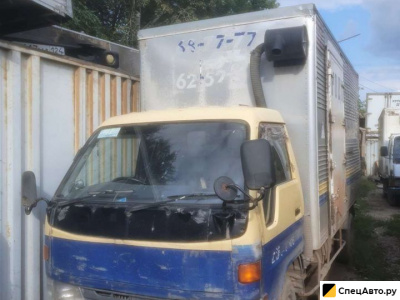 Промтоварный фургон Toyota Dyna