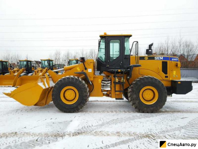 Фронтальный погрузчик SEM 656D
