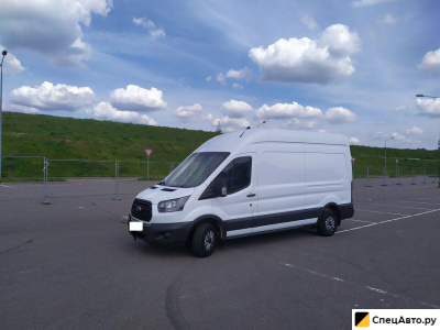 Цельнометаллический фургон Ford Transit