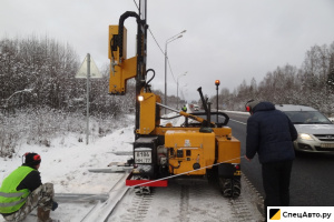 Машина для установки барьерных ограждений ORTECO BTP 1000 HD