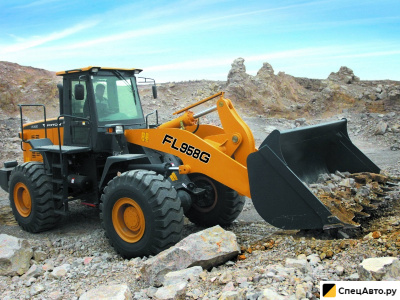 Фронтальный-погрузчик CASE 695ST